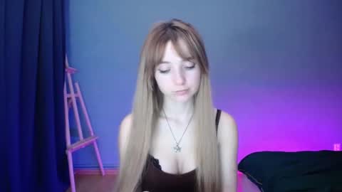 Snapshot of luciacam20 chatting on February 5, 3:52 pm Lucy online show from February 5, 3:52 pm