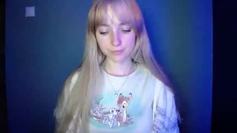 Snapshot of luciacam20 chatting on September 29, 8:41 pm Lucy online show from September 29, 8:41 pm