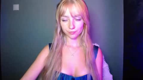 Snapshot of luciacam20 chatting on September 17, 6:55 pm Lucy online show from September 17, 6:55 pm