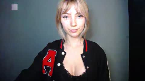 Lucy online show from February 11, 7:39 pm