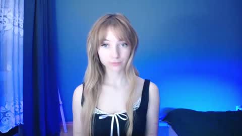 Snapshot of luciacam20 chatting on February 27, 10:09 pm Lucy online show from February 27, 10:09 pm