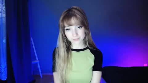 Snapshot of luciacam20 chatting on February 19, 7:26 pm Lucy online show from February 19, 7:26 pm