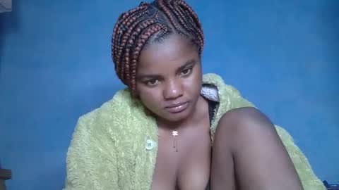 Snapshot of luciana012 chatting on October 2, 8:51 pm luciana012 online show from October 2, 8:51 pm