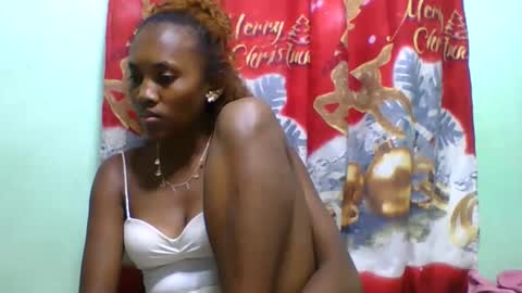 lucie196645 online show from June 3, 7:19 pm