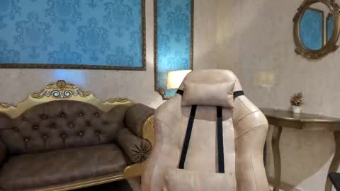 Call Me Lucie ONLINE GTM -5 7001400 online show from November 10, 12:08 pm