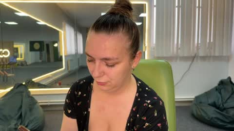 lucky_foryou_baby online show from May 31, 8:57 am