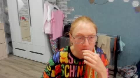 Snapshot of lucky_licky20 chatting on October 6, 4:41 am lucky_licky20 online show from October 6, 4:41 am