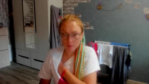 Snapshot of lucky_licky20 chatting on October 18, 2:27 am lucky_licky20 online show from October 18, 2:27 am