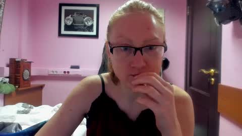 Snapshot of lucky_licky20 chatting on February 27, 3:51 am lucky_licky20 online show from February 27, 3:51 am