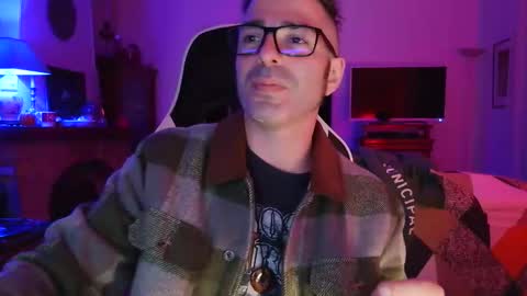 Snapshot of luckydrakex chatting on October 28, 6:31 pm Lucky online show from October 28, 6:31 pm