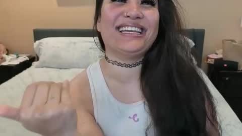 luckylee1992 online show from April 29, 6:51 am