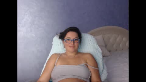 luckylinda23 online show from September 15, 5:36 pm
