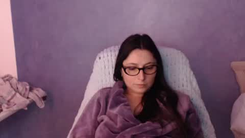 luckylinda23 online show from April 20, 6:11 pm