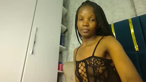 brielle online show from November 10, 8:00 pm