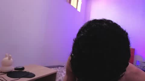 Lu Independent Model online show from April 21, 6:37 pm