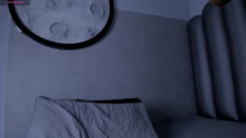   online show from March 8, 2:15 am