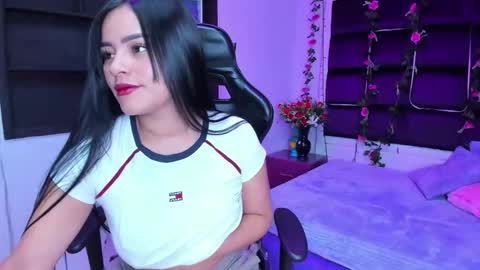 lucy_brunno online show from December 18, 12:44 pm