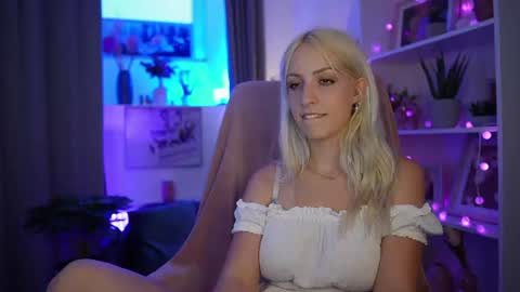 Cutie Lucy online show from June 26, 6:35 pm