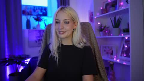 Cutie Lucy online show from July 17, 6:21 pm