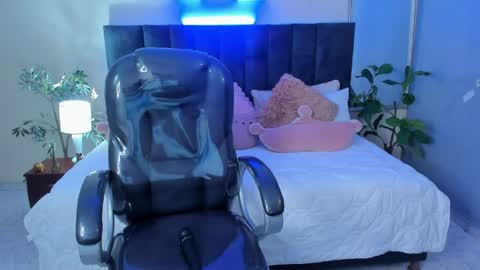 Lucy online show from April 22, 9:11 pm