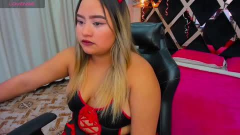 L U C Y online show from February 22, 7:47 pm