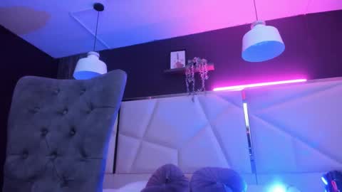 Snapshot of lucy_williiams chatting on September 10, 12:28 pm Lucy  online show from September 10, 12:28 pm