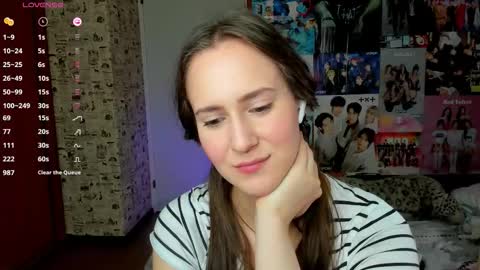 Snapshot of lucyrose33 chatting on October 3, 6:05 pm Lucy Rose online show from October 3, 6:05 pm