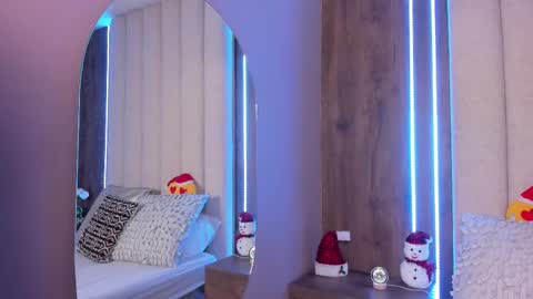 Lucy online show from December 16, 6:47 pm