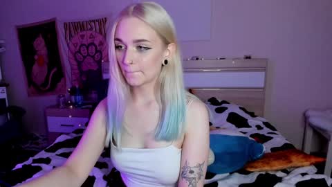 Lucy online show from March 12, 1:58 am