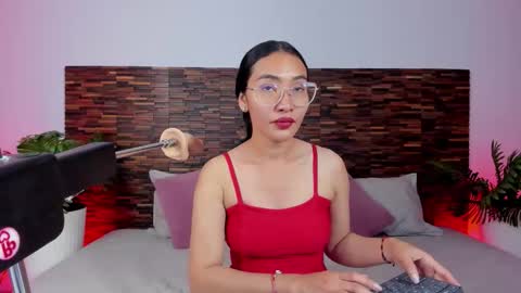 Lucy Liiu online show from March 17, 8:25 pm