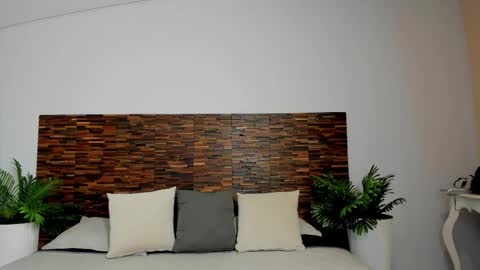 Lucy Liiu online show from November 17, 1:46 pm