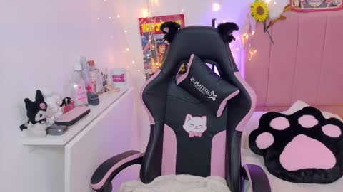 LUCYY FROM HOME  online show from March 1, 3:33 am