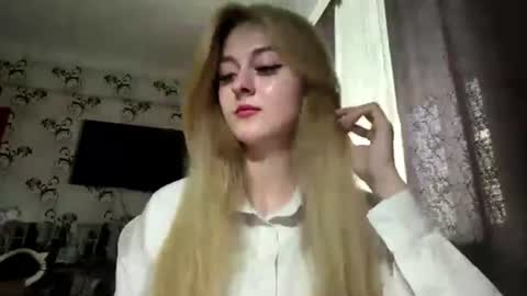Lizzy or Lizz online show from July 23, 4:26 pm