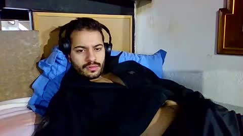 Snapshot of luigi281996 chatting on January 7, 2:19 pm luigi281996 online show from January 7, 2:19 pm