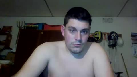 Snapshot of luis2423 chatting on February 17, 11:54 pm A slave to the mistress.. un esclavo para las amas dominantes. online show from February 17, 11:54 pm
