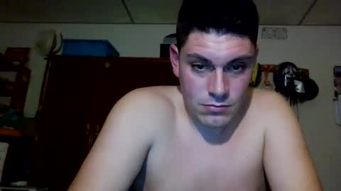 Snapshot of luis2423 chatting on October 25, 5:24 pm A slave to the mistress.. un esclavo para las amas dominantes. online show from October 25, 5:24 pm
