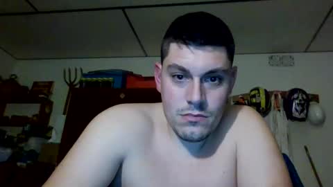 Snapshot of luis2423 chatting on January 6, 11:31 pm A slave to the mistress.. un esclavo para las amas dominantes. online show from January 6, 11:31 pm