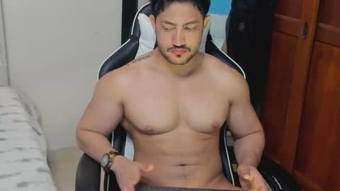 luis_baptista online show from December 20, 2:40 am