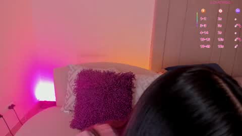 L U I S A online show from April 22, 8:49 pm