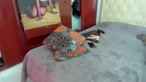 Snapshot of luissa_s1 chatting on October 21, 3:05 pm Luissa online show from October 21, 3:05 pm