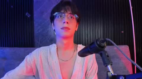 luixdust1 online show from October 28, 4:24 am