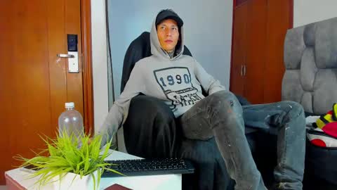 lujuriau_u online show from October 4, 3:37 am