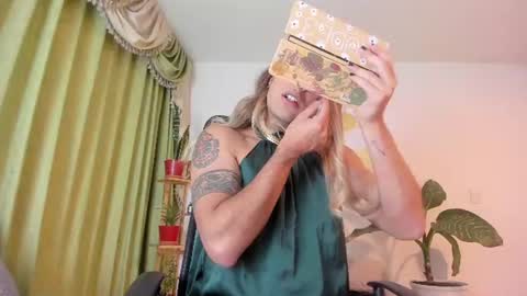 Luka Castillo online show from July 1, 4:21 am