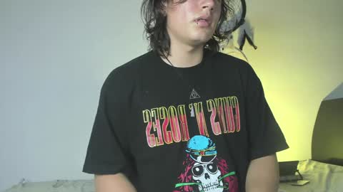 Snapshot of lukashollow chatting on December 6, 2:40 am lukas 3 online show from December 6, 2:40 am