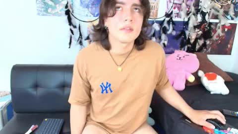 Snapshot of lukashollow chatting on October 3, 5:21 pm lukas 3 online show from October 3, 5:21 pm