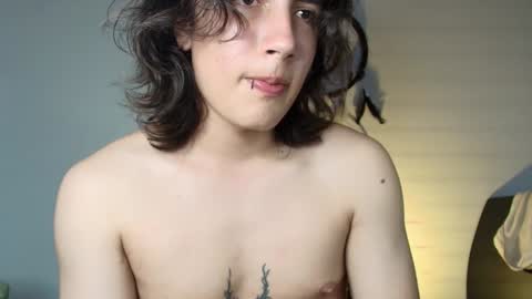 Snapshot of lukashollow chatting on February 4, 12:08 am lukas 3 online show from February 4, 12:08 am