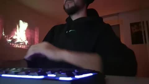 lukasschoetz online show from November 13, 7:27 pm