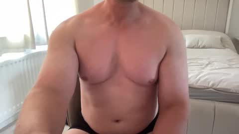 Snapshot of luke_bubblebutt chatting on September 17, 11:57 am Luke online show from September 17, 11:57 am