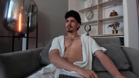 Snapshot of lukeetaylor_ chatting on October 16, 1:11 pm Luke Taylor online show from October 16, 1:11 pm