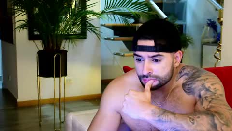 Lukhas f4f online show from April 14, 2:59 am